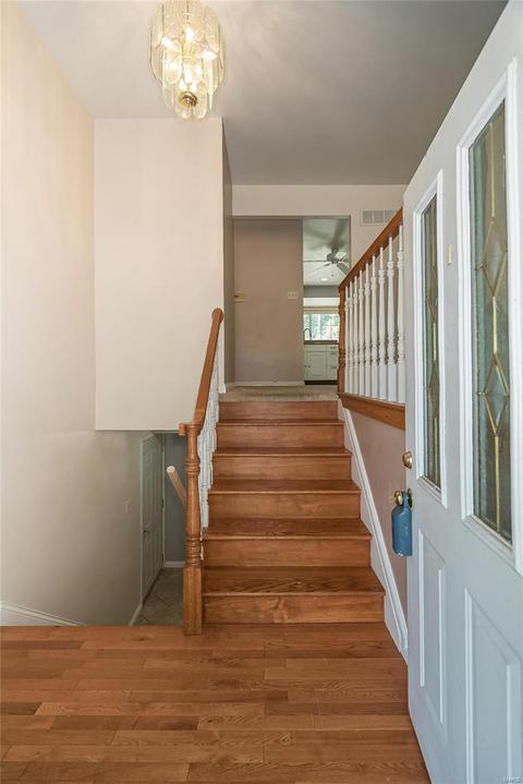 394 Genoa Dr, Ballwin, MO 63021 photo 2