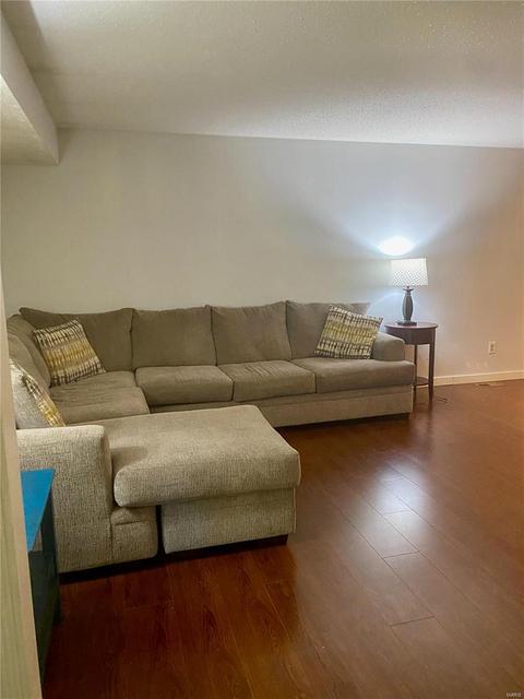 214 Shadyoak Dr, Ballwin, MO 63021 photo 3
