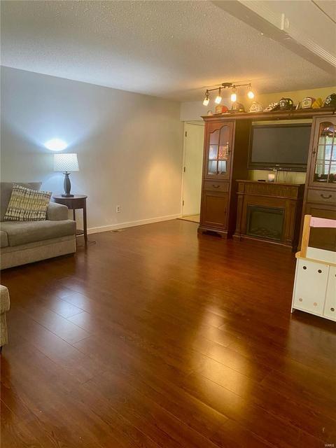 214 Shadyoak Dr, Ballwin, MO 63021 photo 5