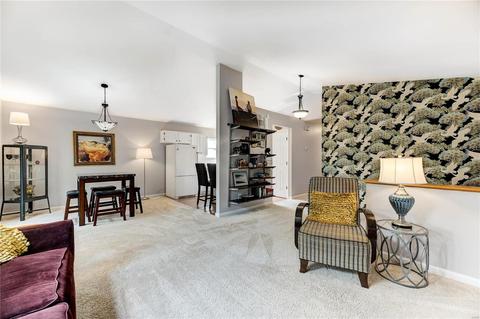 6445 Clover Farm Dr, O'fallon, MO 63368 photo 4