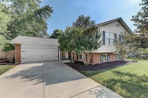 6445 Clover Farm Dr, O'fallon, MO 63368 photo 1