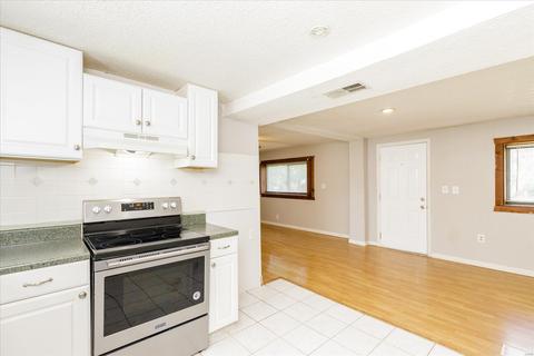 4198 Wright Ave, Saint Ann, MO 63074 photo 5