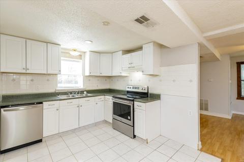 4198 Wright Ave, Saint Ann, MO 63074 photo 3