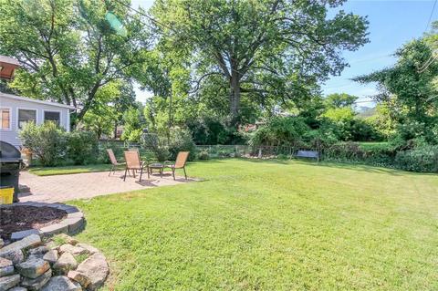 9050 Patrick Dr, Saint Louis, MO 63114 photo 2
