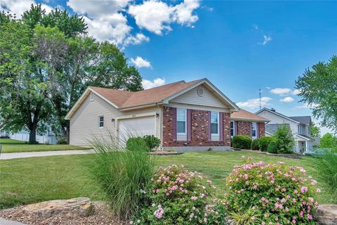 503 Fox Pointe Dr, Saint Charles, MO 63304 photo 1