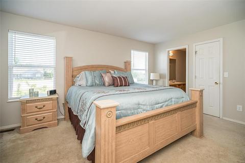 1369 Sunview Dr, O'fallon, MO 63366 photo 4