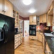 955 Morena, Ballwin, MO 63011 photo 30