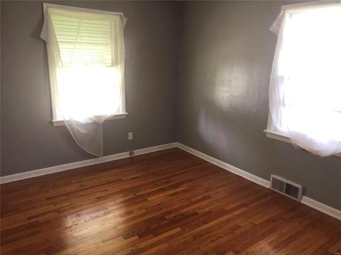 8917 Dever, Saint Louis, MO 63136 photo 4
