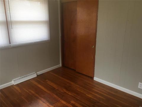 8917 Dever, Saint Louis, MO 63136 photo 5
