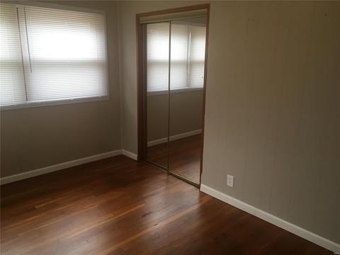 8917 Dever, Saint Louis, MO 63136 photo 3