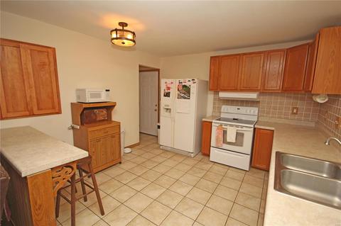917 Napoli Dr, Ballwin, MO 63021 photo 6