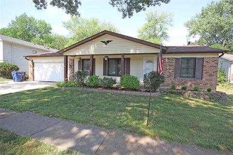 917 Napoli Dr, Ballwin, MO 63021 photo 1