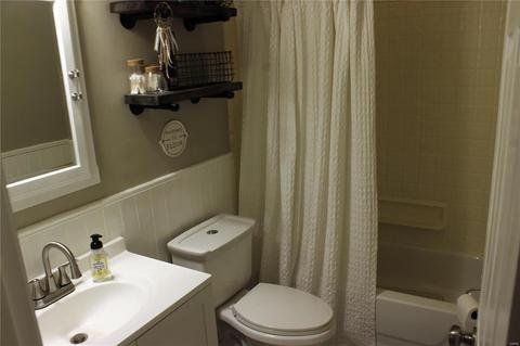 272 Village Meadow Dr, Ballwin, MO 63021 photo 13
