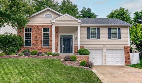 2459 Maple Crossing Dr, Wildwood, MO 63011 photo 1
