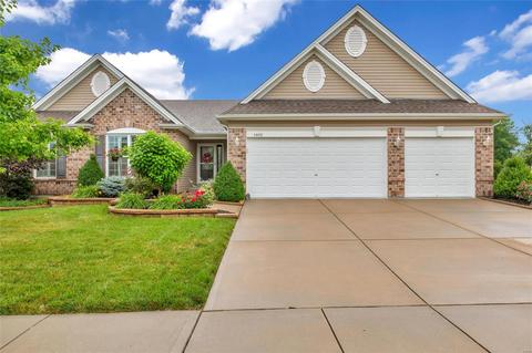1402 Noyack Dr, O'fallon, MO 63366 photo 1