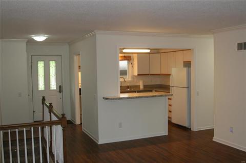 808 Conestoga Dr, Manchester, MO 63021 photo 6