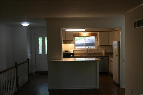 808 Conestoga Dr, Manchester, MO 63021 photo 7
