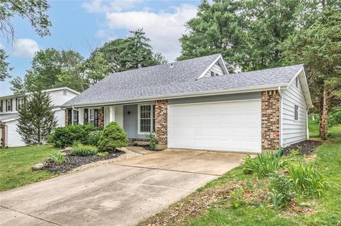 1155 Briarhurst Dr, Manchester, MO 63021 photo 2