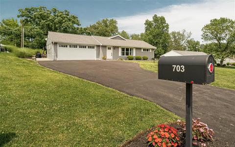 703 Connie Ln, Manchester, MO 63021 photo 2