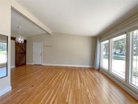 1216 Cimarron Dr, Saint Louis, MO 63132 photo 5