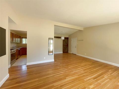 1216 Cimarron Dr, Saint Louis, MO 63132 photo 6