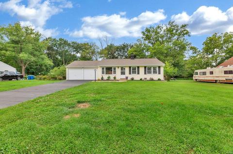 225 Newton Pl, Ballwin, MO 63021 photo 4