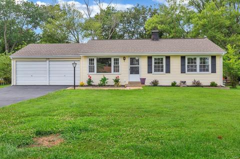 225 Newton Pl, Ballwin, MO 63021 photo 1