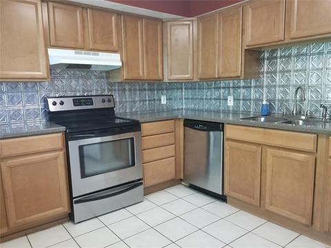 421 Far Hill Dr, Ballwin, MO 63021 photo 2