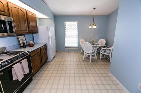 540 Oak Ridge Trl, Ballwin, MO 63021 photo 18