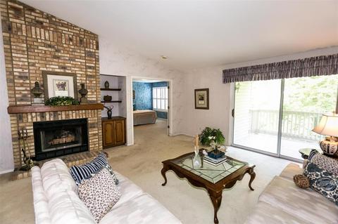 540 Oak Ridge Trl, Ballwin, MO 63021 photo 3