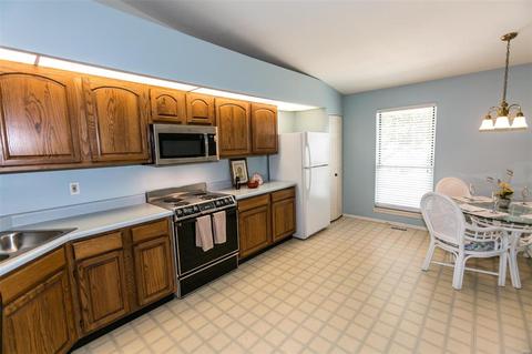 540 Oak Ridge Trl, Ballwin, MO 63021 photo 16
