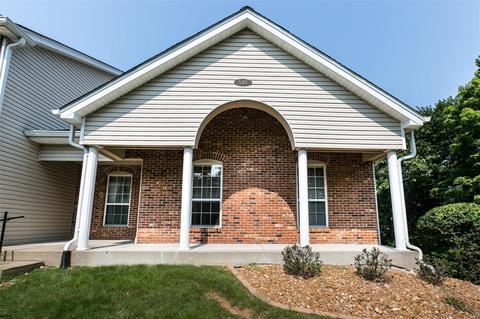 540 Oak Ridge Trl, Ballwin, MO 63021 photo 2