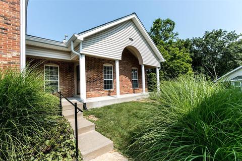 540 Oak Ridge Trl, Ballwin, MO 63021 photo 1