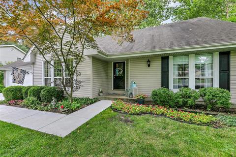 604 Forest Leaf Dr, Ballwin, MO 63011 photo 2