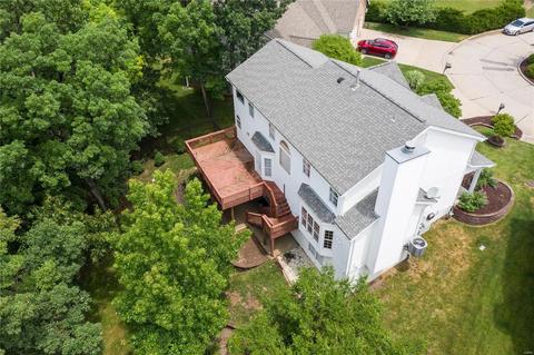 777 Whispering Forest Dr, Ballwin, MO 63021 photo 2