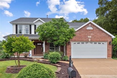 777 Whispering Forest Dr, Ballwin, MO 63021 photo 1