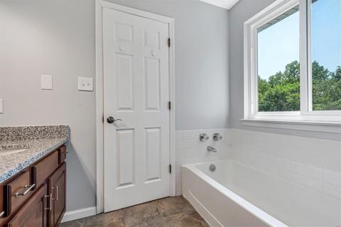 712 Spring Hill Farm Dr, Ballwin, MO 63021 photo 17