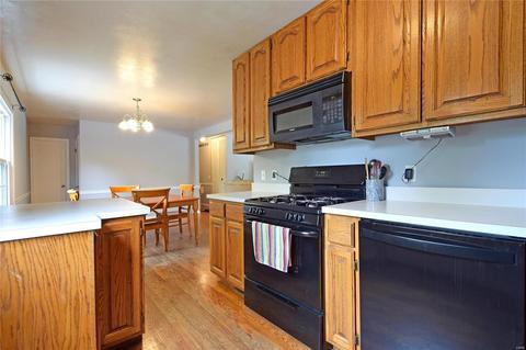 1105 Dauphine Ln, Manchester, MO 63011 photo 5
