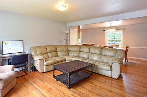 1105 Dauphine Ln, Manchester, MO 63011 photo 4