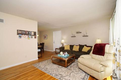 811 Bordeaux, Ballwin, MO 63011 photo 6