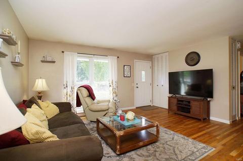 811 Bordeaux, Ballwin, MO 63011 photo 4