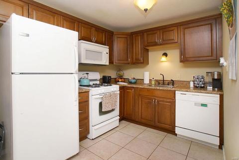 811 Bordeaux, Ballwin, MO 63011 photo 10