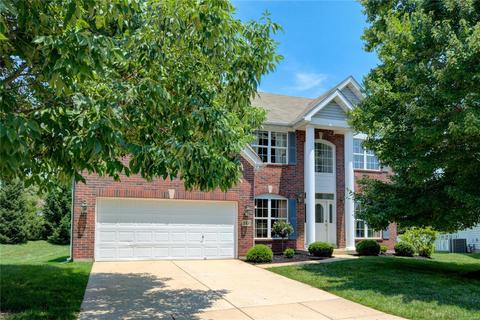 333 Carr Mnr, Ballwin, MO 63021 photo 2