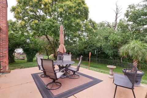 1044 Del Ebro, Ballwin, MO 63011 photo 8