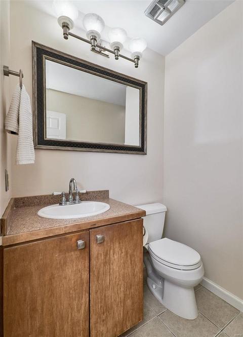 1044 Del Ebro, Ballwin, MO 63011 photo 34