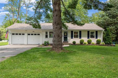 222 Ramsey Ln, Ballwin, MO 63021 photo 2