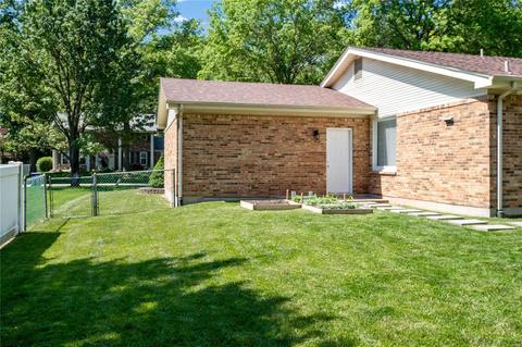 271 Spring Oaks Dr, Ballwin, MO 63011 photo 9