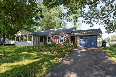 905 Crestland, Ballwin, MO 63011 photo 1