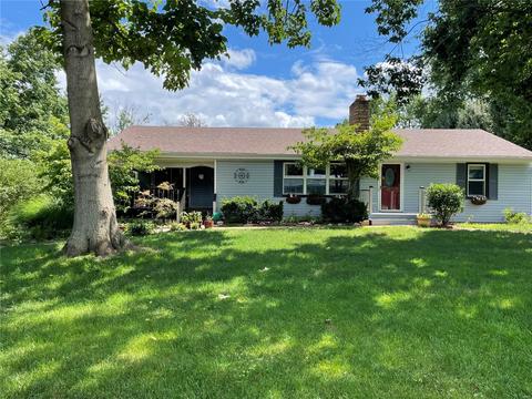 132 Lock Dr, Ballwin, MO 63011 photo 1