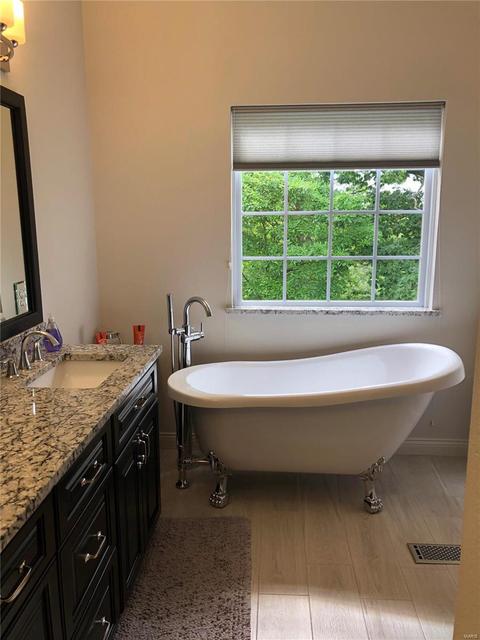 752 Castle Rdg, Ballwin, MO 63021 photo 11